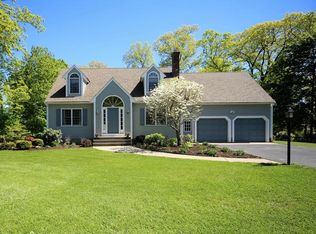 22 Barberry Ln, Norwood, MA 02062