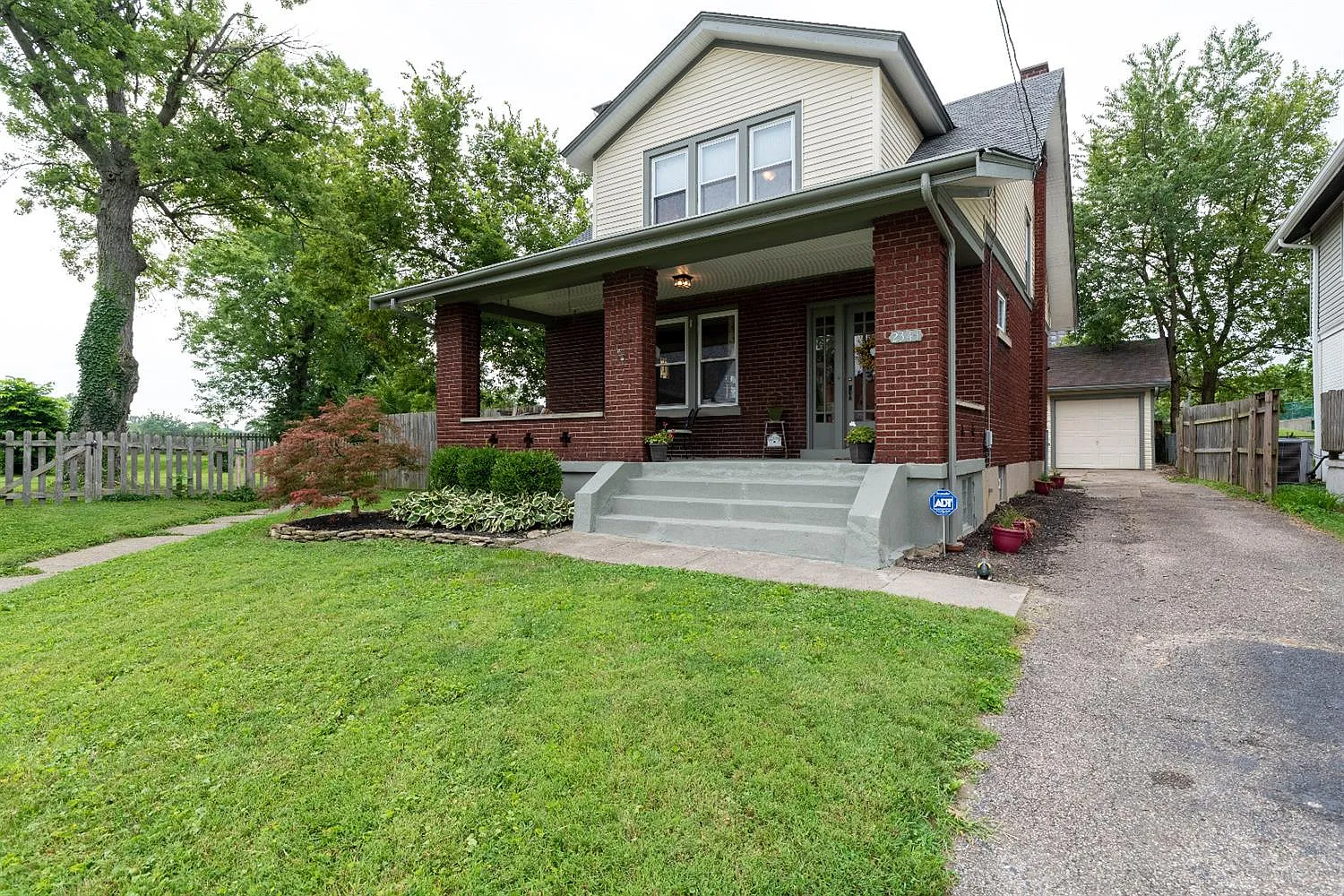 2341 Grigg Ave photo 1