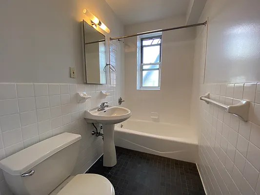 Rented by Highline Residential | media 23