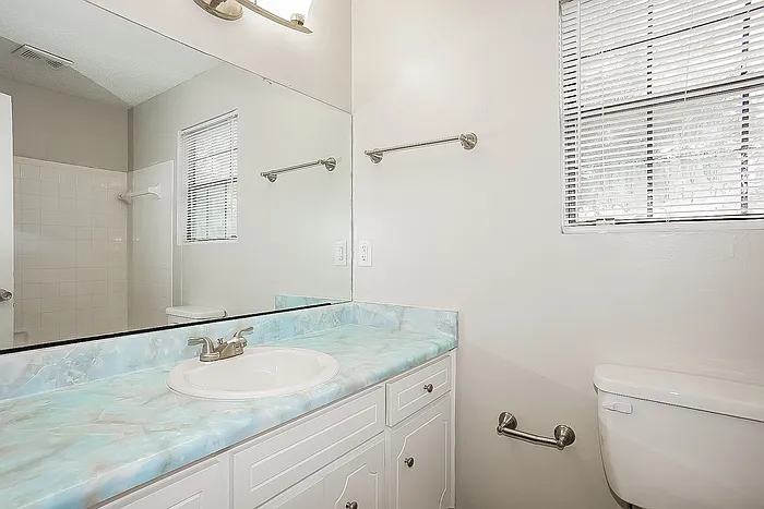 1911 Neptune Dr — Photo 17
