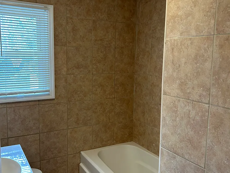 328 Union Ave — Photo 15