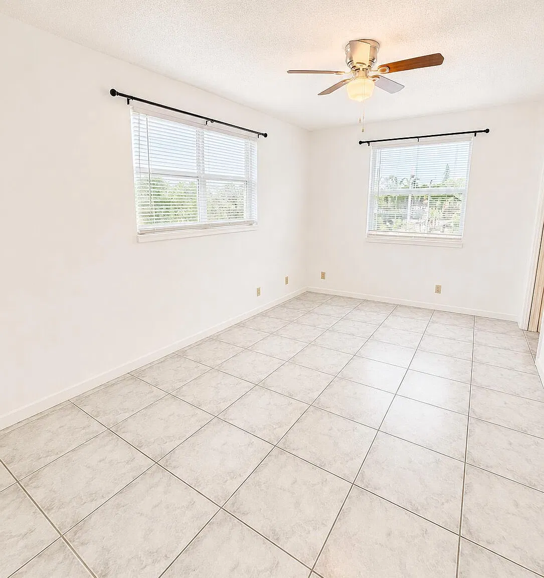 2 bed, 2.0 bath, 1270 sqft, $2,200 — Photo 4