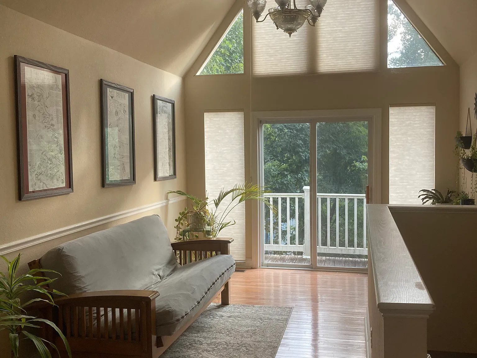 3 bed, 2.5 bath, 1627 sqft, $2,400 — Photo 2