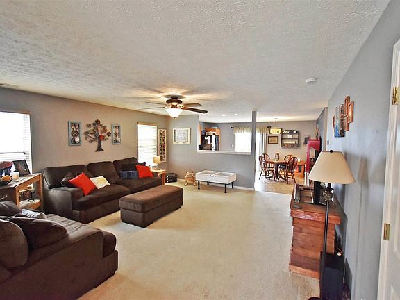 5th image of 2711 Bond Dr