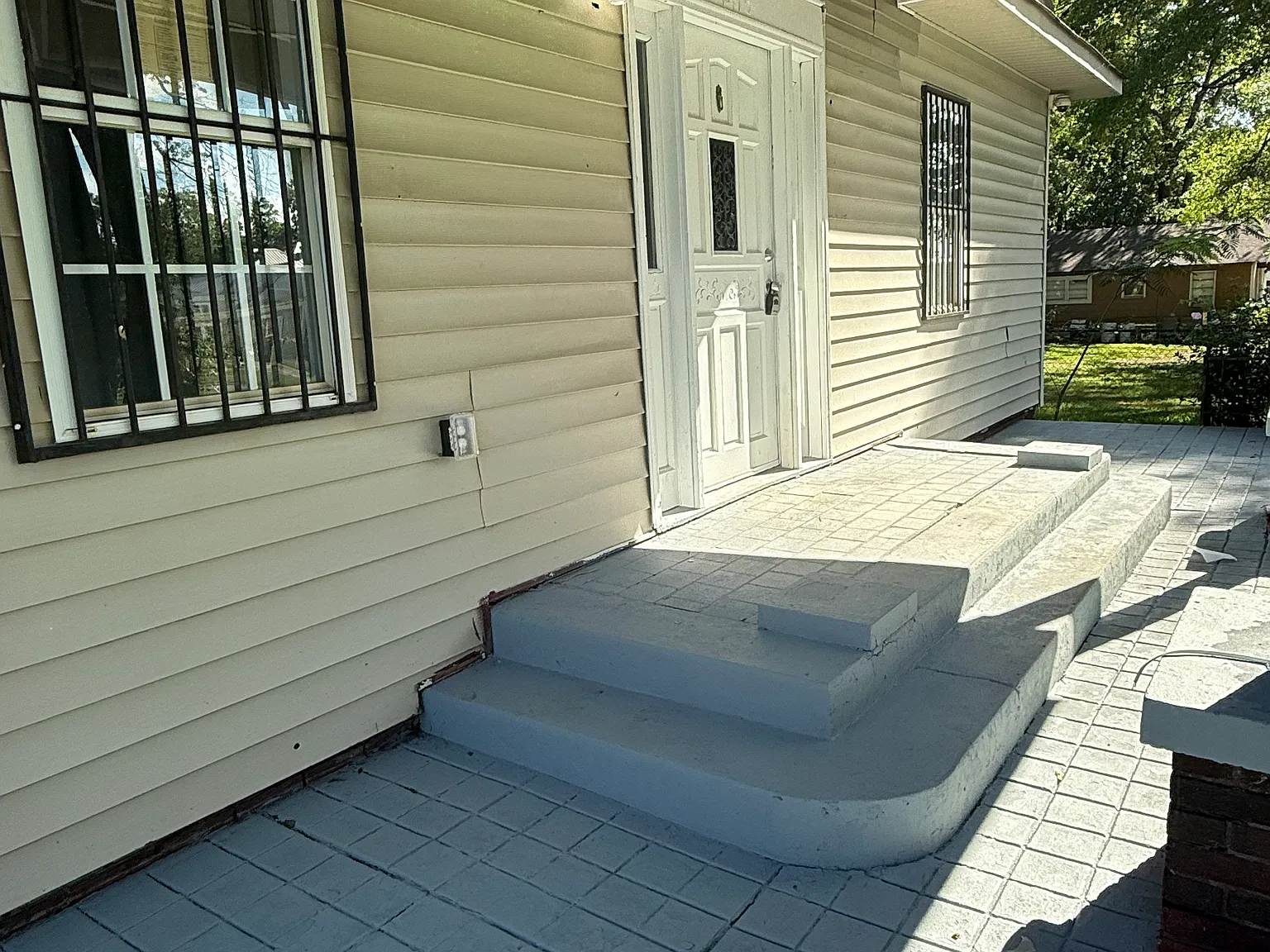 6 bed, 2064 sqft, $1,500 — Photo 2