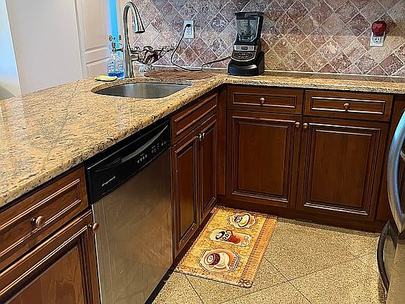 3rd image of 17012 Highland Ave APT 403