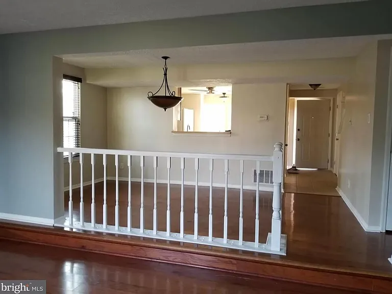 223 Villa Knoll Ct — Photo 10
