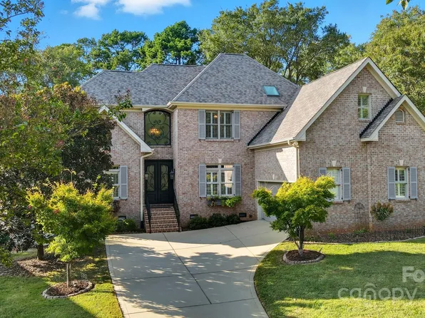 6768 Lynrose Ct, Charlotte, NC 28226