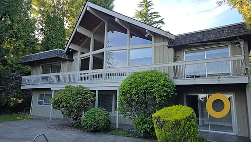 1192 Chartwell Cres #1A Photo 1