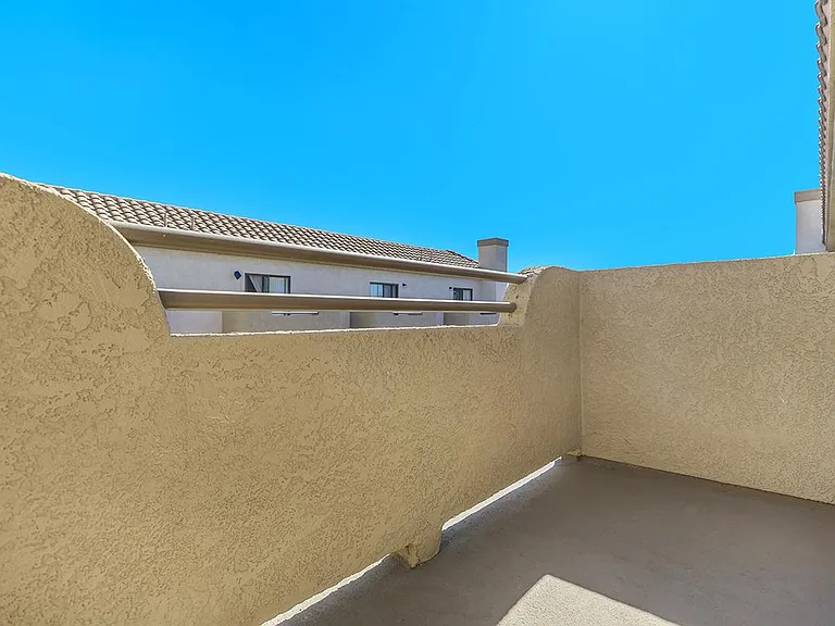 Glenoaks Terrace Apartments — Photo 42