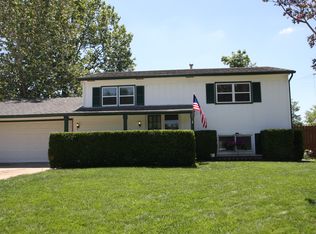 1947 Edgelea Rd, Lawrence, KS 66046