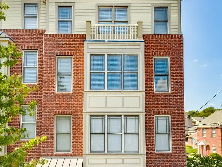 3200 Long Blvd #2 — Photo 2