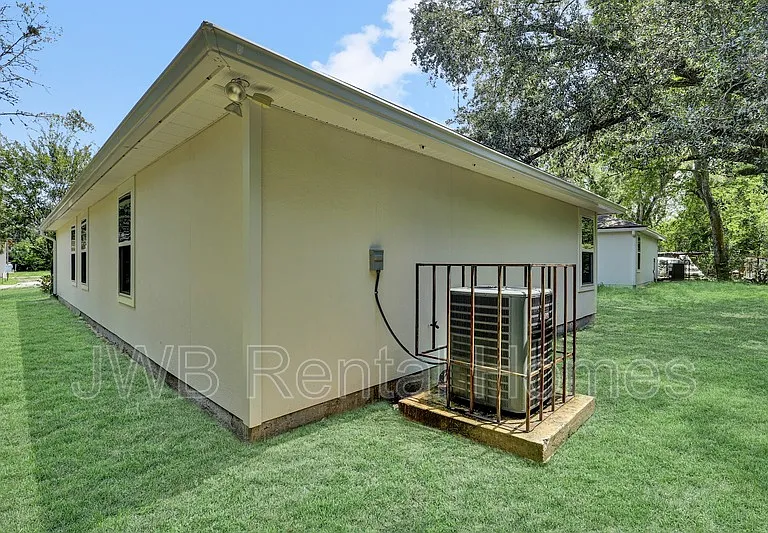 7952 Dekle Ave — Photo 12