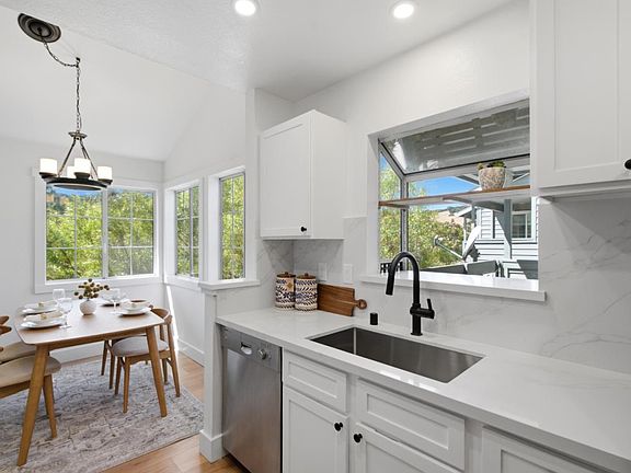 3rd image of 8035 Mountain View Dr APT B
