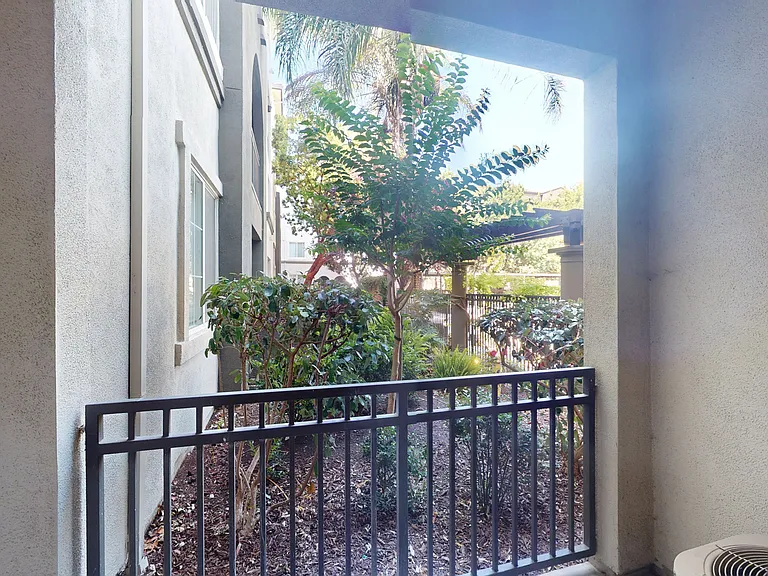 River Terrace — Photo 37
