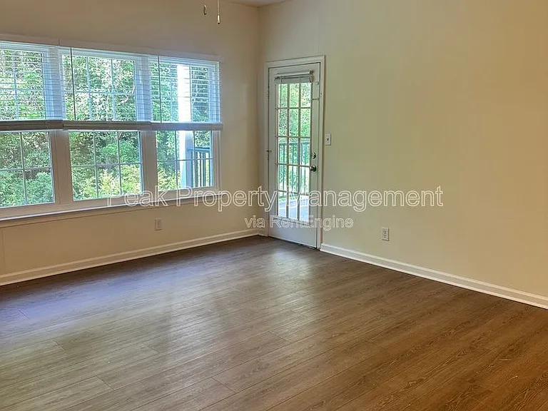 801 Virginia Center Pkwy — Photo 25