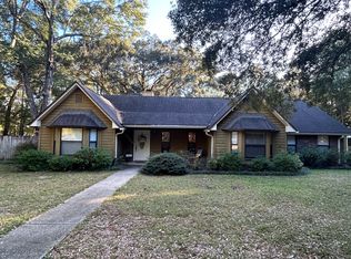 5555 Fox Fire Rd, Milton, FL 32570