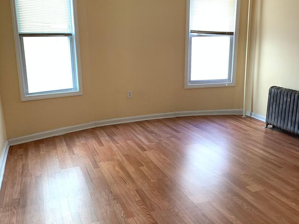 1st image of 38 N 22nd St Floor 1