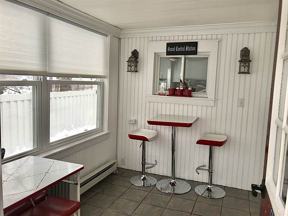 2nd image of 110 Wood St