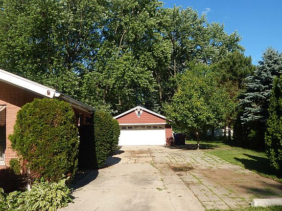 4th image of 12613 Major Ave