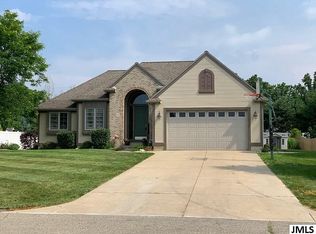 116 Remington Dr, Spring Arbor, MI 49283