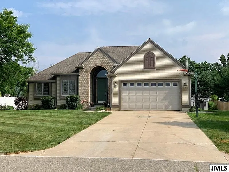 116 Remington Dr photo 1