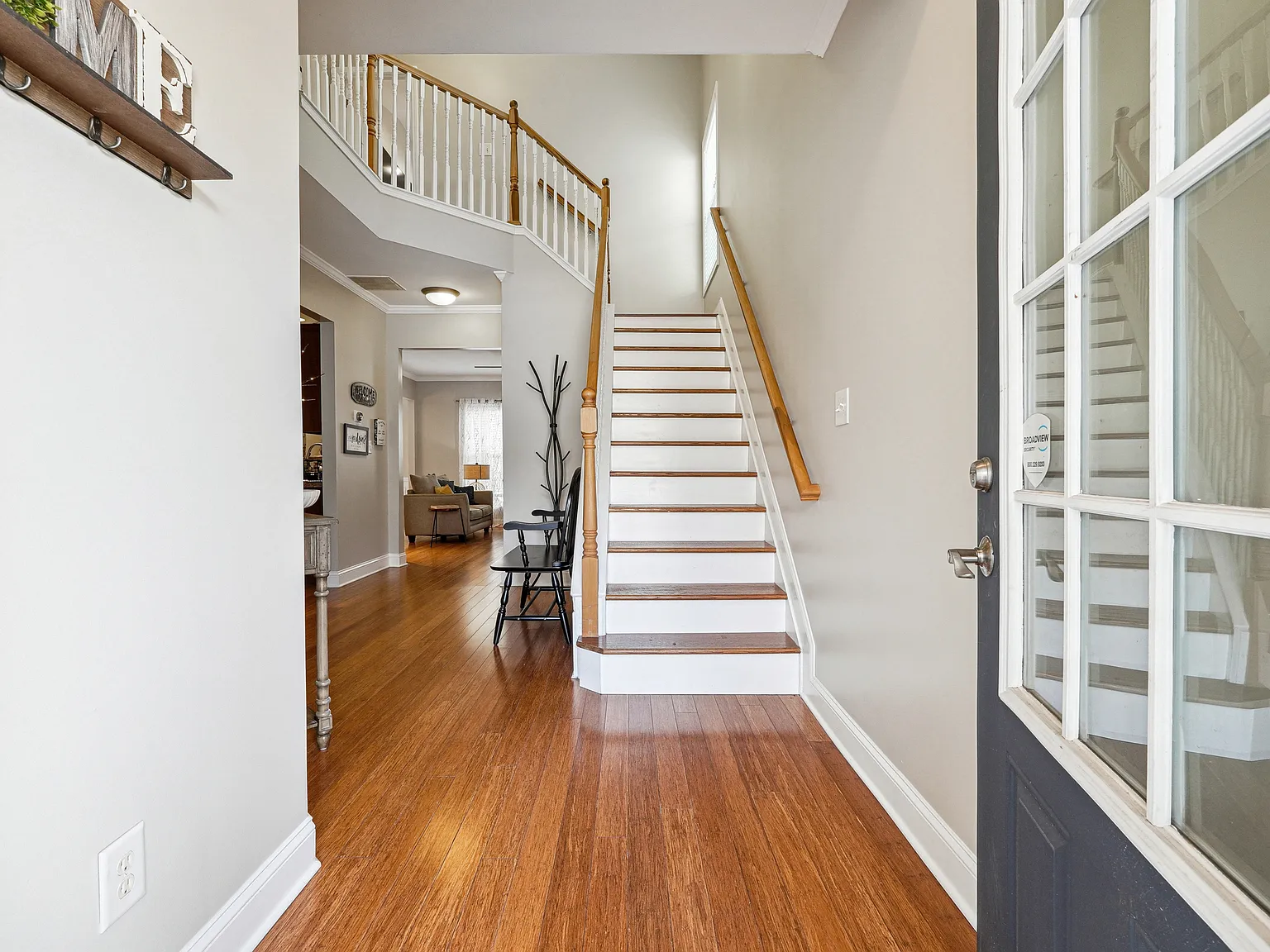 3 bed, 2.5 bath, 1993 sqft, $4,500 — Photo 3