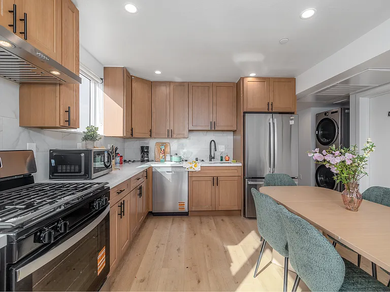 1223 W 37th Dr #1 — Photo 18