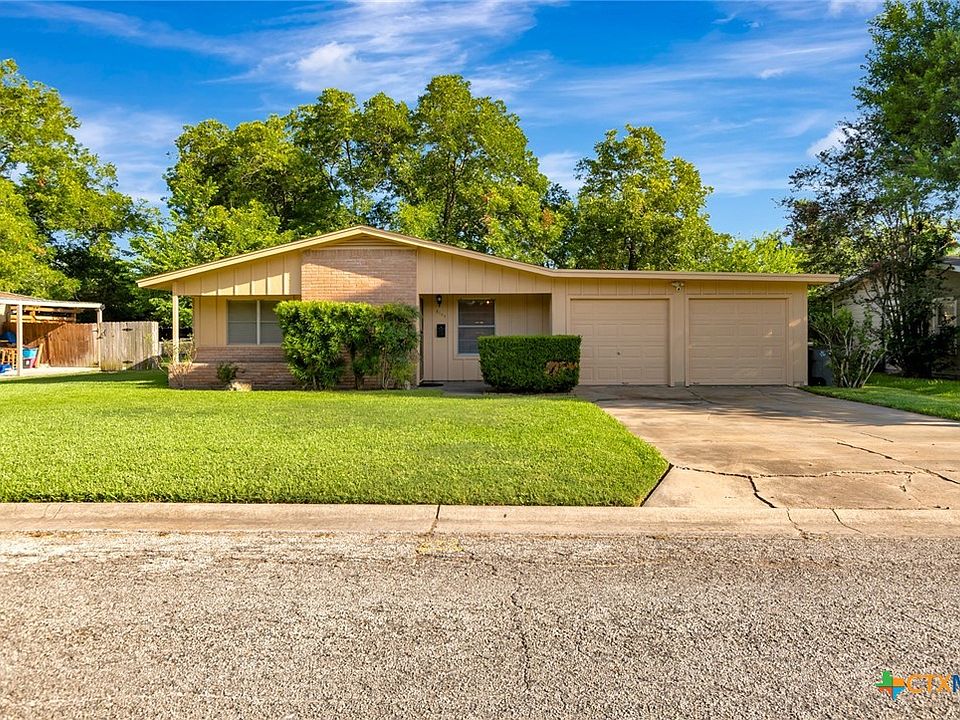 1st image of 2105 E Mistletoe Ave