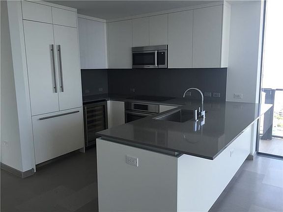 3rd image of 68 SE 6th St APT 2521