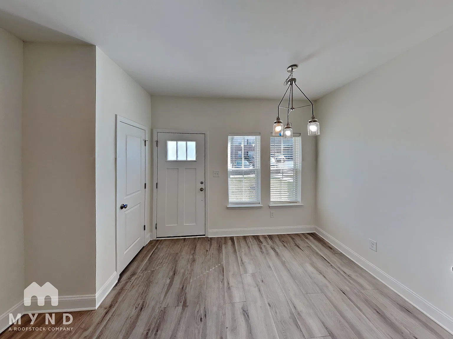 2 bed, 2.5 bath, 1188 sqft, $1,575 — Photo 2