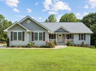 120 Crest Winds Dr, Clarkesville, GA 30523