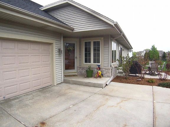 2nd image of 2746 Sandra Ln