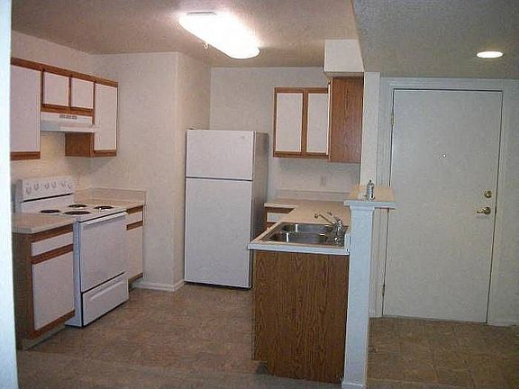 3rd image of 141 S 20th Ave #622