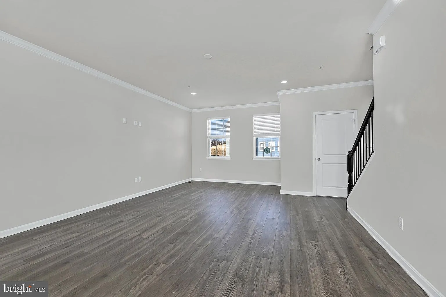 3 bed, 3.5 bath, 1970 sqft, $3,350 — Photo 3