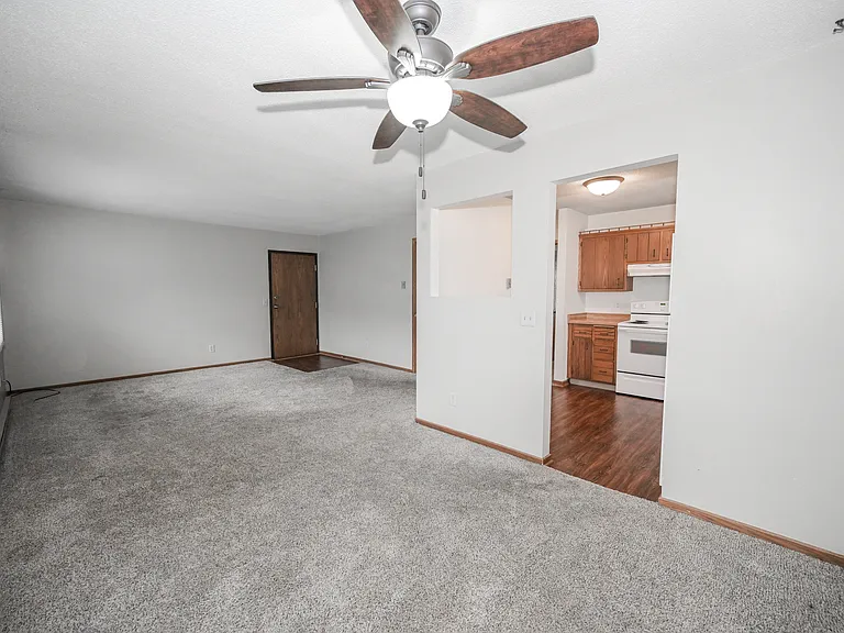 West Willow Apartments — Photo 8
