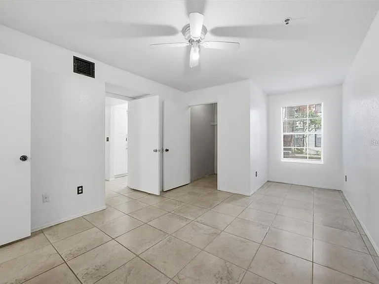 1602 Columbia Arms Cir #106 — Photo 5