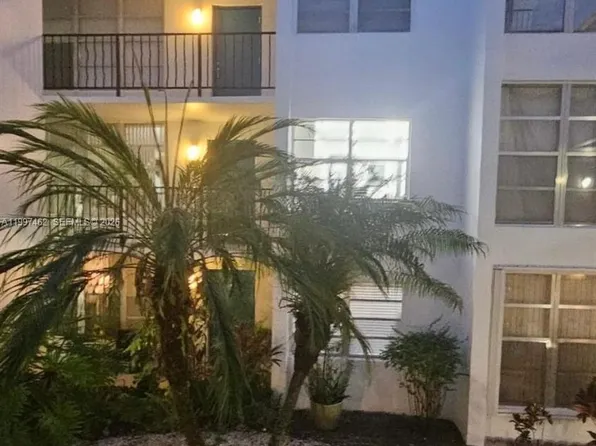 6901 Cypress Rd APT B17, Plantation, FL 33317