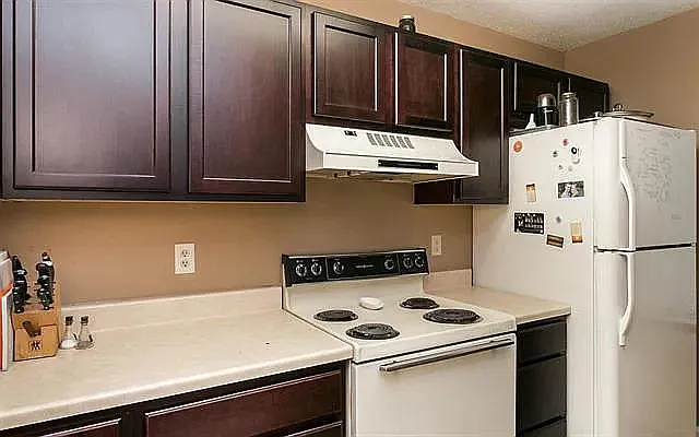 2420 Bittersweet Ct — Photo 5
