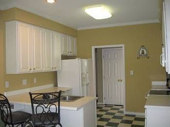 5th image of 84 Brookwood Dr