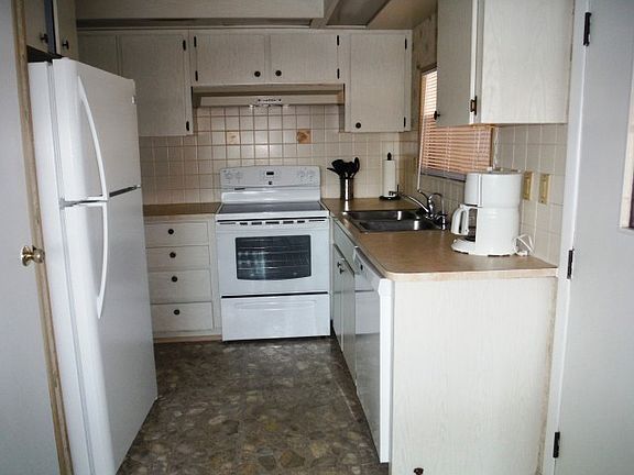 4th image of 126 Beechwood Dr #6