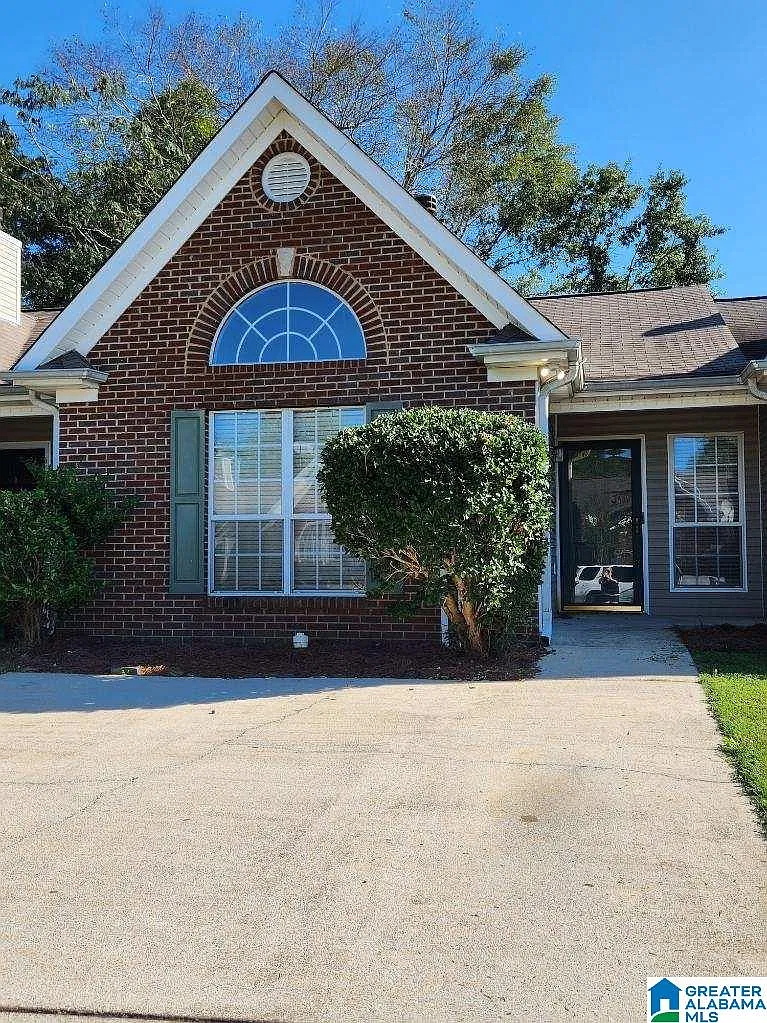 2 bed, 2.0 bath, $1,350 — Photo 2