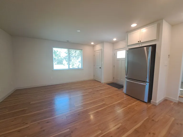 20416 Hopkins Rd — Photo 4