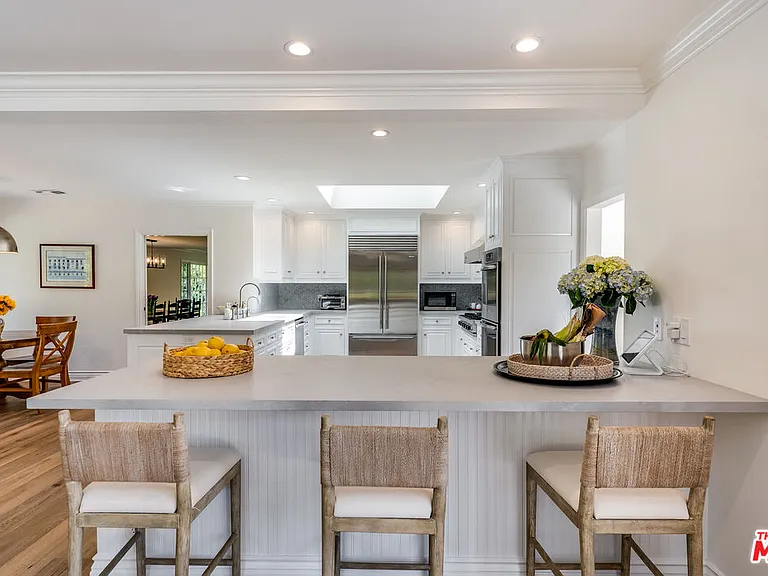 28925 Cliffside Dr — Photo 10