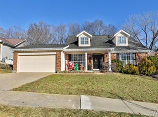 2422 Maple Crossing Dr, Ballwin, MO