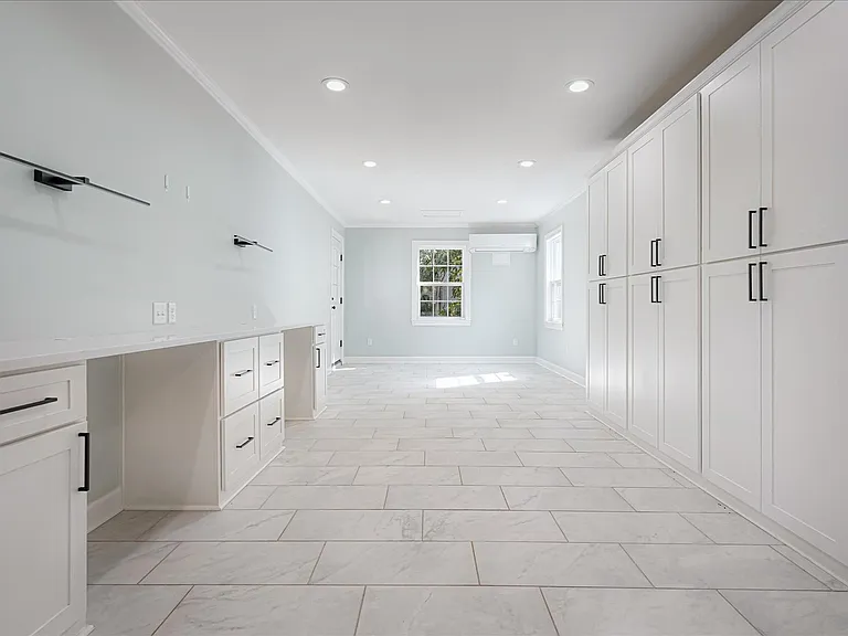 4525 Sequoia Rd — Photo 23