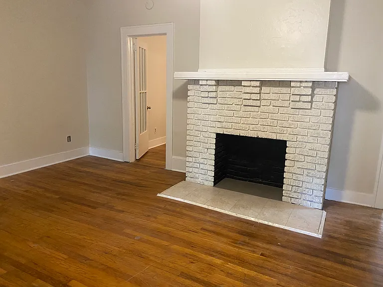 295 E Chestnut St #1 — Photo 6