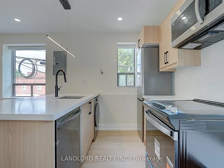 240 Durie St #201 — Photo 15