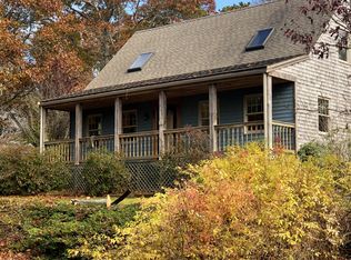 19 Fawndale Rd, Tisbury, MA 02568