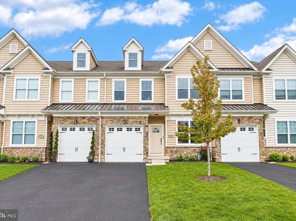 3 Ella Cir, Huntingdon Valley, PA 19006
